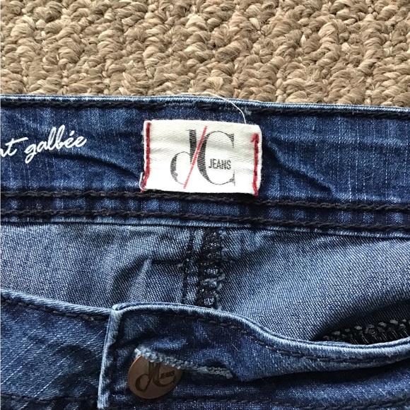 Plus Size Pennington’s D/C Jeans Capris - Picture 3 of 4